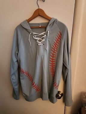 Light Blue Lace-Up Hoodie Sweatshirt with Red Stitch Baseball Graphic XL